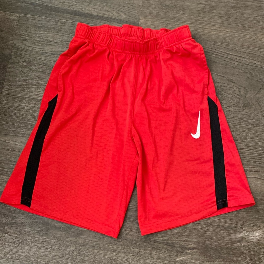 Boys NIKE dri-fit shorts size XL